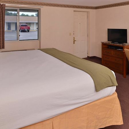 Americas Best Value Inn & Suites Wolcott エクステリア 写真