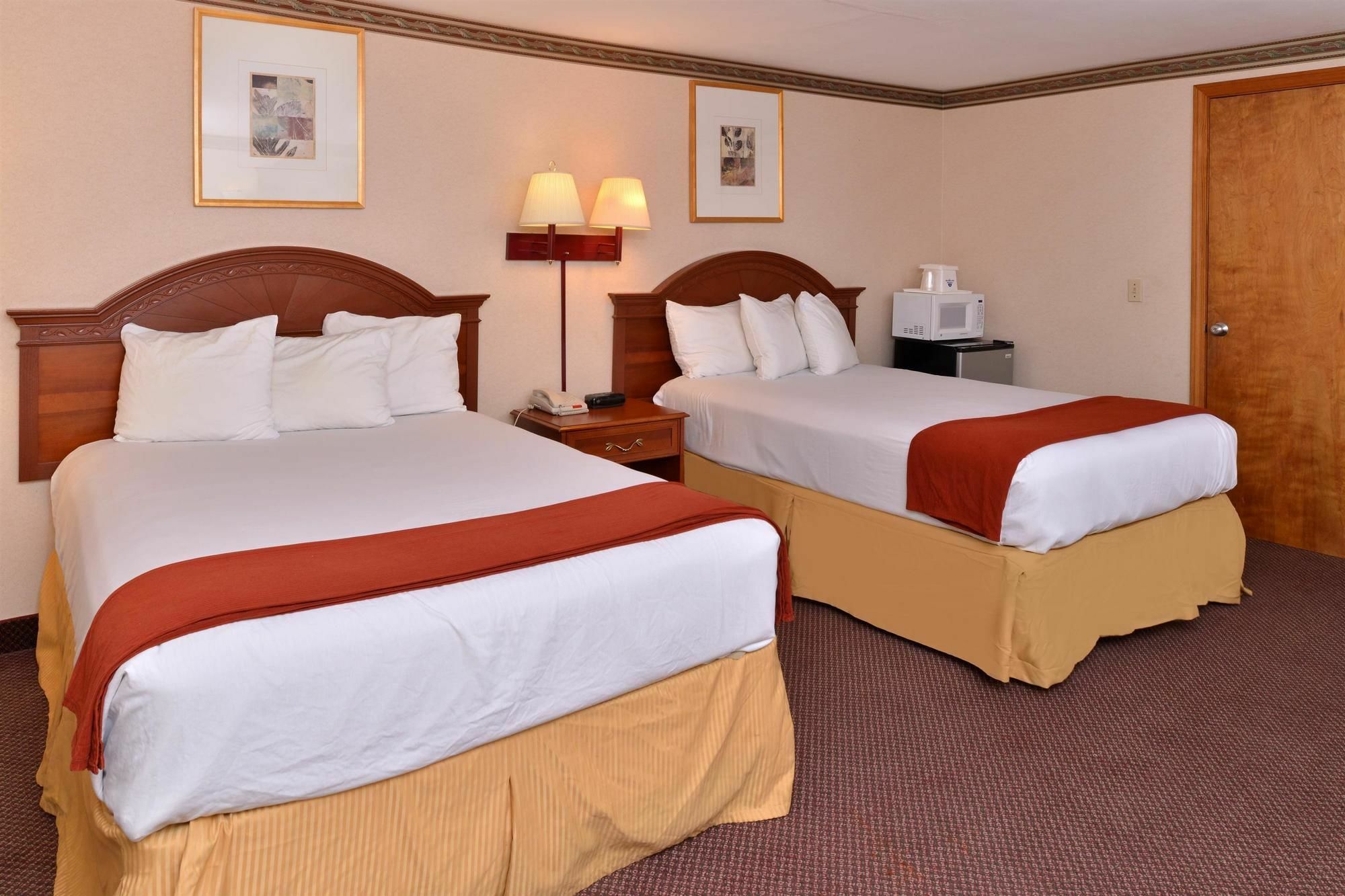 Americas Best Value Inn & Suites Wolcott エクステリア 写真