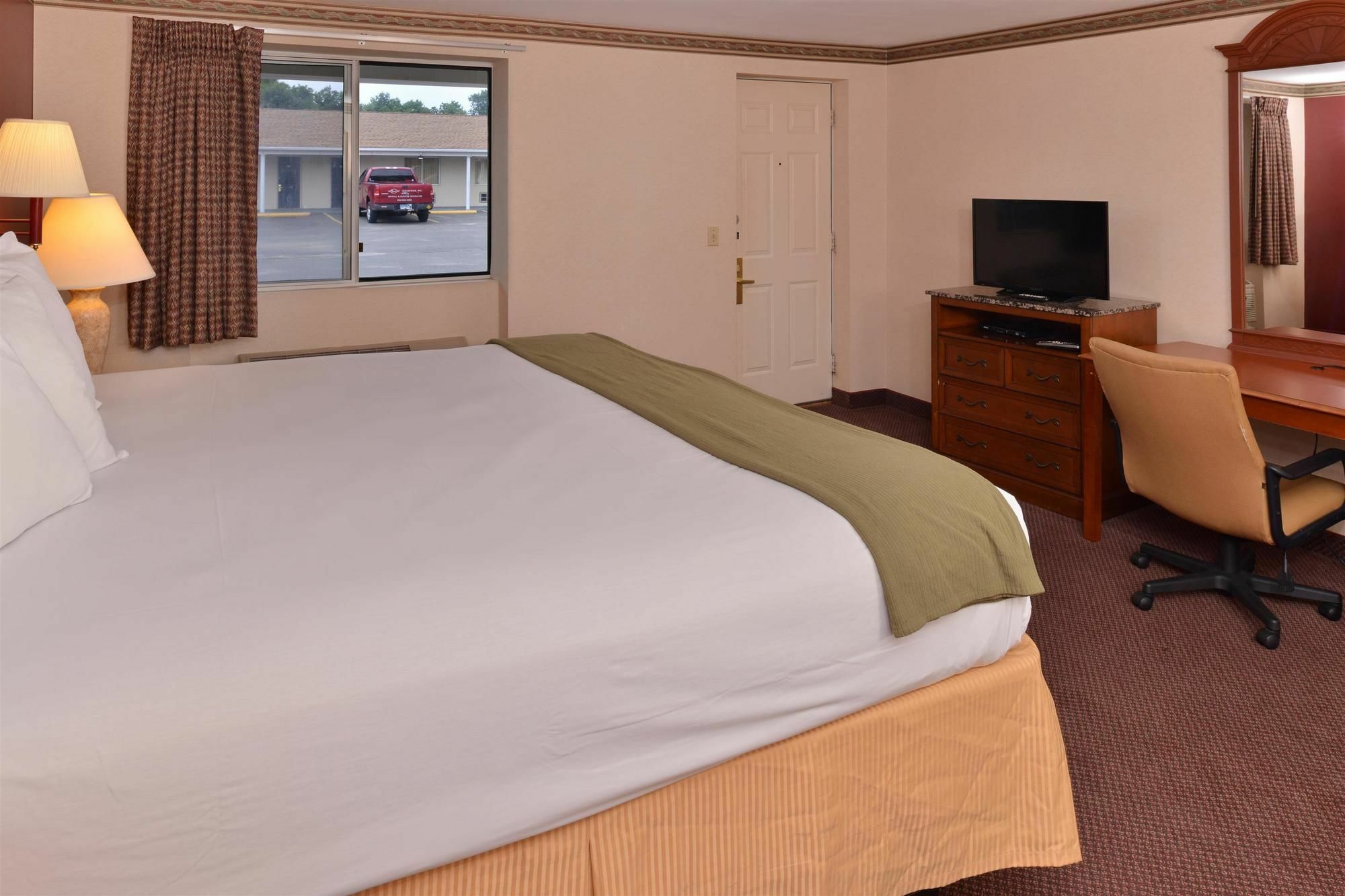 Americas Best Value Inn & Suites Wolcott エクステリア 写真
