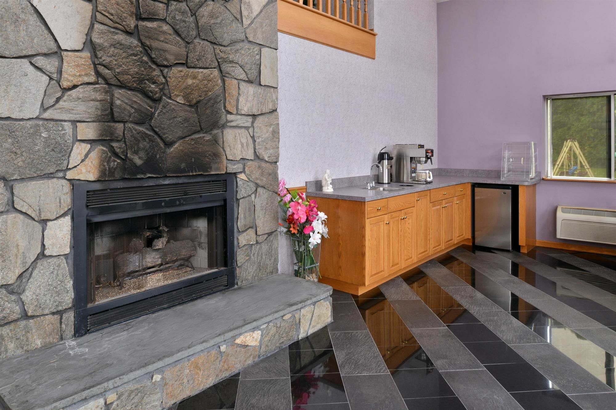 Americas Best Value Inn & Suites Wolcott エクステリア 写真